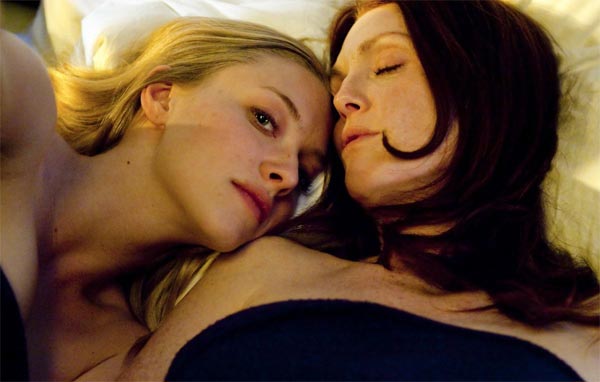 Amanda Seyfried Lesbian - Clatto Verata Â» Amanda Seyfried & Julianne Moore in Sex-Charged Pics from ' Chloe' - The Blog of the Dead