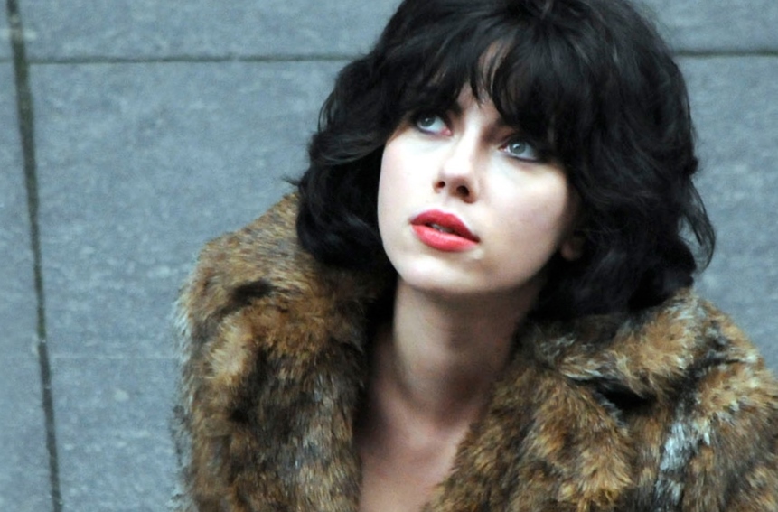 Clatto Verata Scarlett Johansson Uses Her Sexy In New ‘under The Skin Trailer The Blog Of 2232